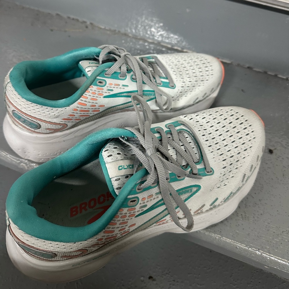 Brooks glycerin running sneakers